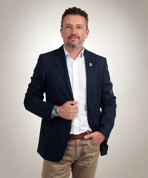 Retrato profesional de Félix José Pérez Dévora, agente inmobiliario en Tenerife -Daniel Hubscher fotografo profesional-IMG_3596