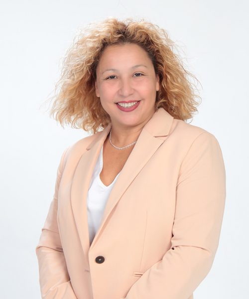 Retrato profesional de Raquel Ledesma, agente inmobiliario en Tenerife -Daniel Hubscher fotografo profesional-IMG_3593